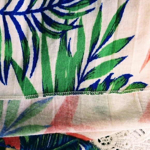 EUC NEW YORK LAUNDRY TROPICAL FLORAL RAW HEMLINE LACE SLEEVES POLYESTER TOP XL - Picture 7 of 10